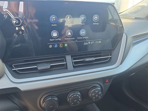 Used 2025 Chevrolet Trax LS image 20