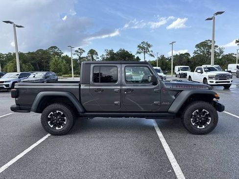 Used 2026 Jeep Gladiator Rubicon AWD/4WD image 2