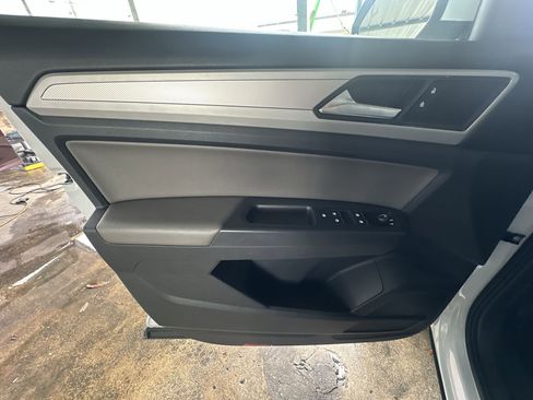 Used 2021 Volkswagen Atlas Cross Sport S image 32