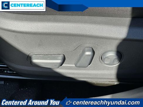 Used 2023 Hyundai Kona SEL AWD/4WD image 16