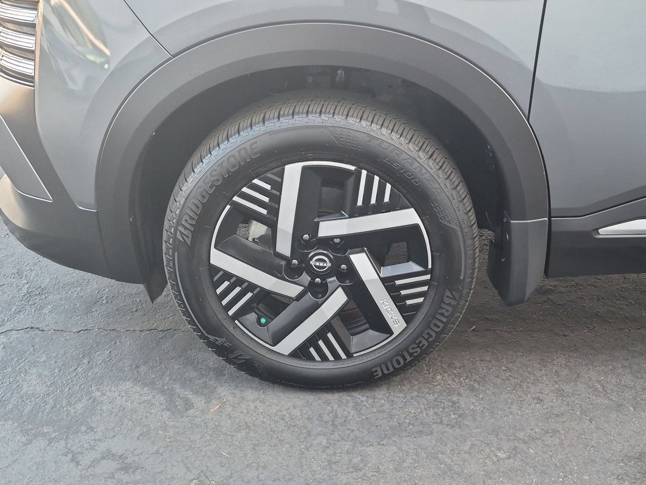 Used 2026 Nissan Kicks SV FWD image 10
