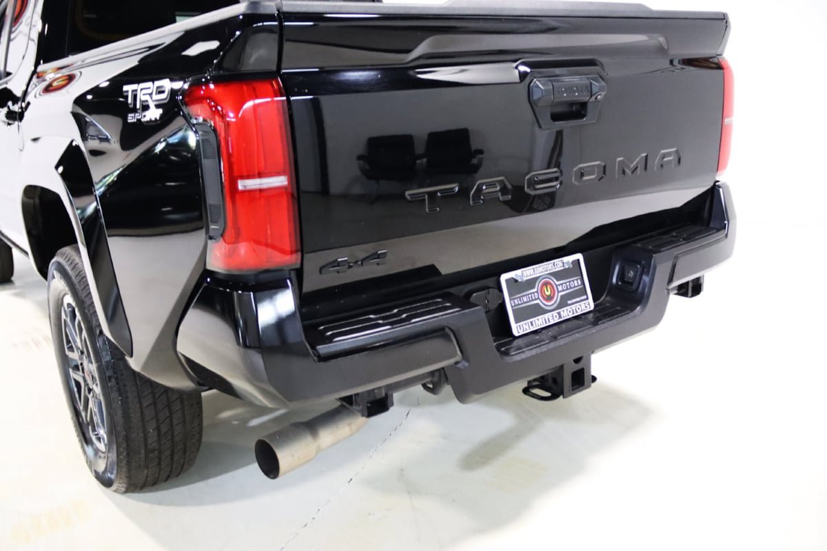 Used 2024 Toyota Tacoma TRD Sport AWD/4WD image 60