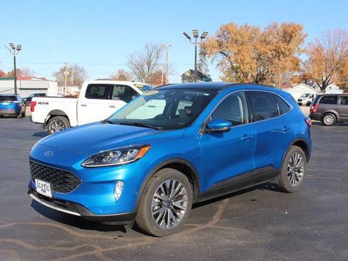 Used 2020 Ford Escape Titanium image 1