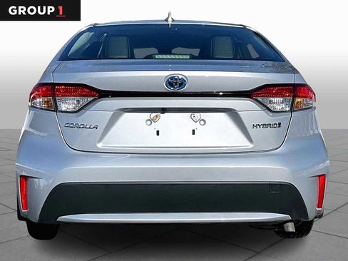 Certified 2022 Toyota Corolla LE w/ Premium Interior Package image 5