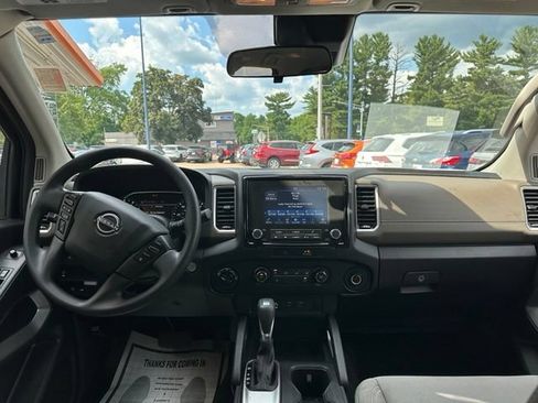 Used 2022 Nissan Frontier SV w/ Technology Package AWD/4WD image 16