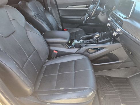 Used 2022 Kia Telluride EX w/ EX Premium Package FWD image 13