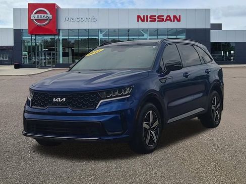 Used 2023 Kia Sorento S w/ Panoramic Sunroof Package FWD image 3