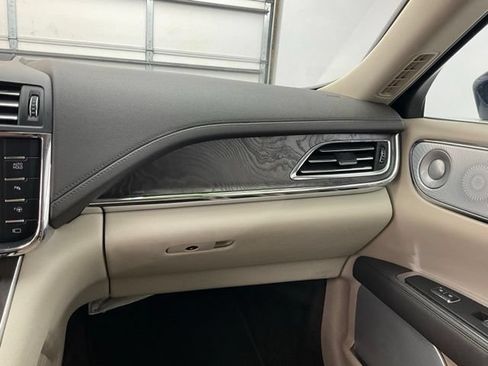 Used 2017 Lincoln Continental Reserve w/ Luxury Package AWD/4WD image 10