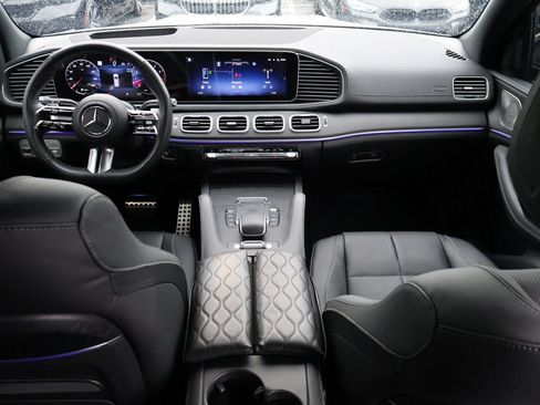 Used 2024 Mercedes-Benz GLS 580 4MATIC image 6