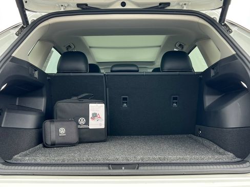 Used 2025 Volkswagen Tiguan SE w/ Panoramic Sunroof Package AWD/4WD image 38