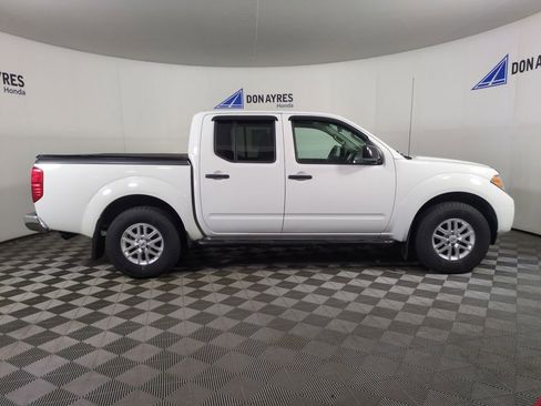 Used 2016 Nissan Frontier SV image 6