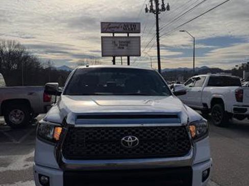 Used 2017 Toyota Tundra Limited w/ Limited Premium Package image 3