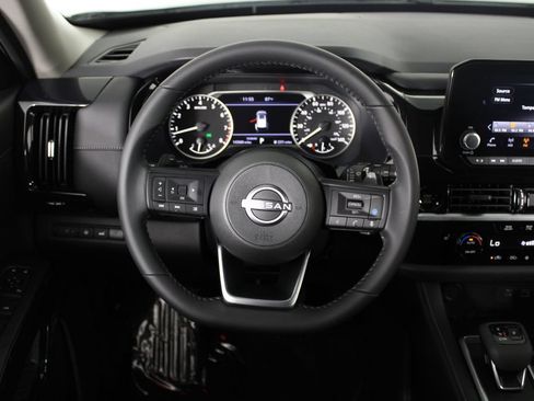 Certified 2025 Nissan Pathfinder SV w/ Black Appearance Package FWD image 22