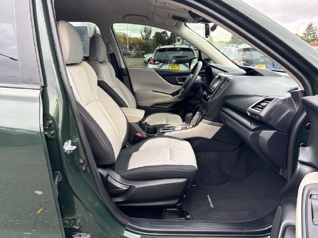 Used 2023 Subaru Forester AWD/4WD image 9