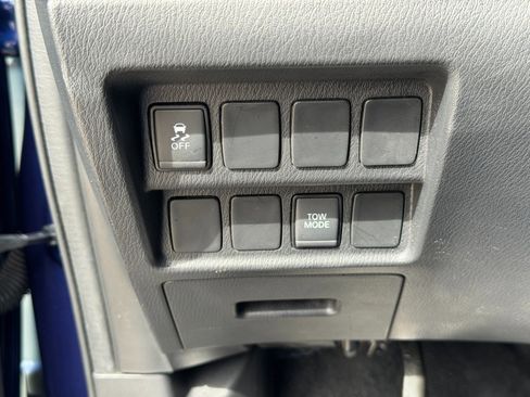 Used 2020 Nissan Pathfinder S FWD image 16