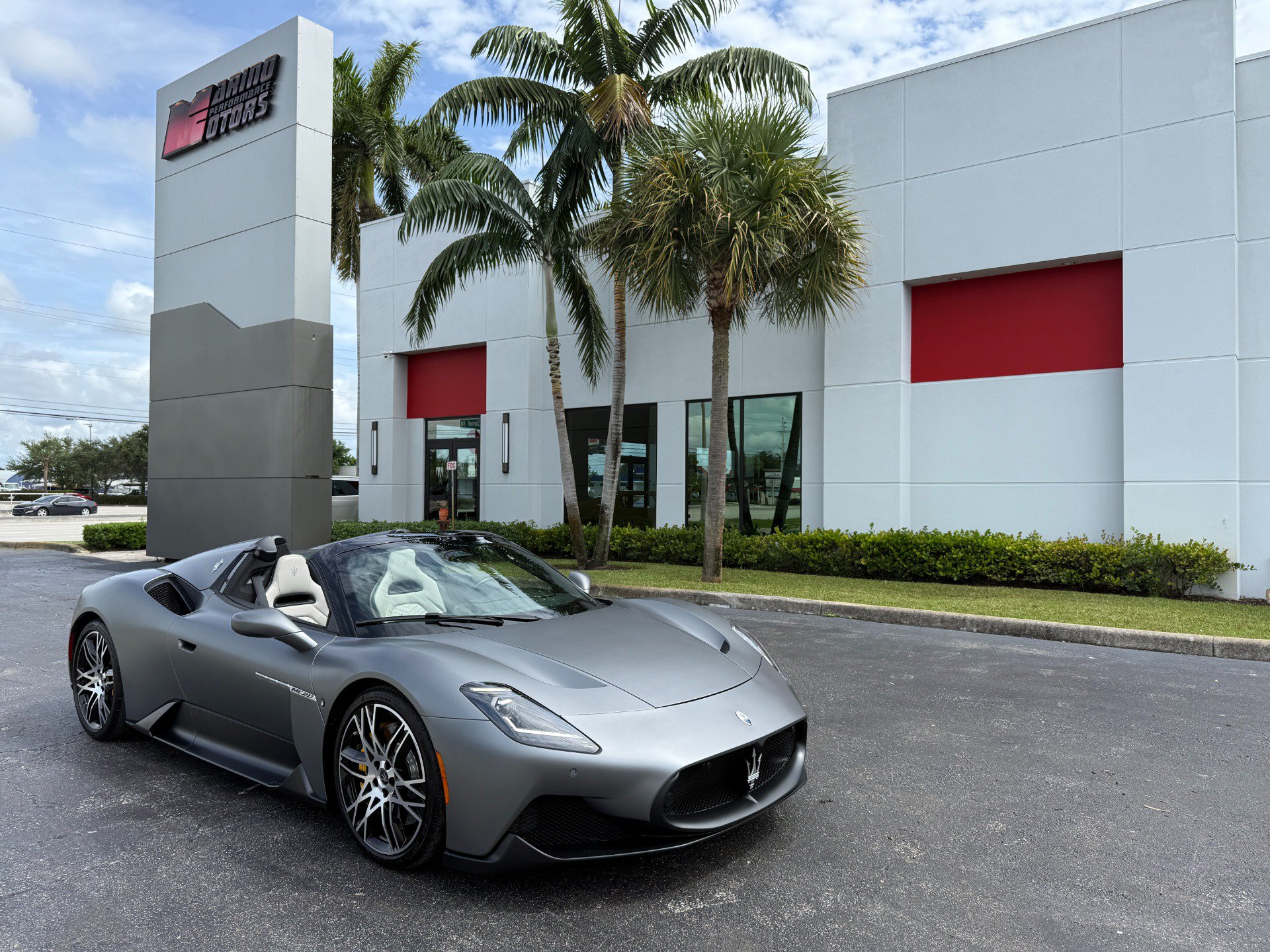 Used 2024 Maserati MC20 Cielo RWD image 1