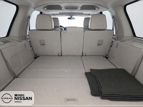 Used 2017 Lincoln Navigator Select AWD/4WD image 12