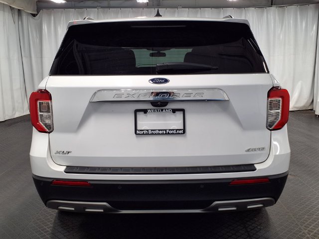 Used 2021 Ford Explorer XLT w/ Equipment Group 202A AWD/4WD image 23