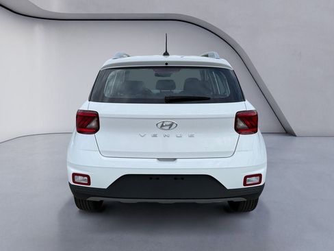 New 2026 Hyundai Venue SEL FWD image 4