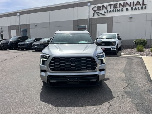 Used 2025 Toyota Sequoia Platinum AWD/4WD image 2