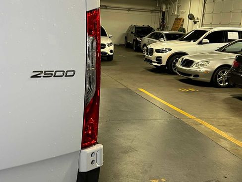 Used 2024 Mercedes-Benz Sprinter 2500 image 15
