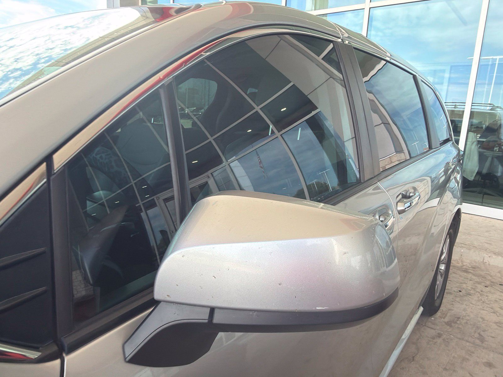 Used 2021 Toyota Sienna XLE FWD image 5