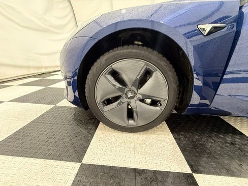 Used 2019 Tesla Model 3 Standard Range image 9