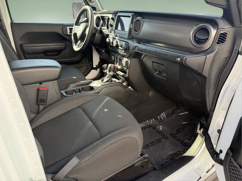 Used 2023 Jeep Wrangler Unlimited w/ Cold Weather Group AWD/4WD image 19