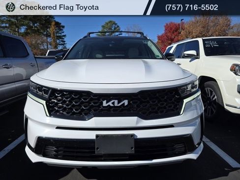 Used 2023 Kia Sorento SX image 2