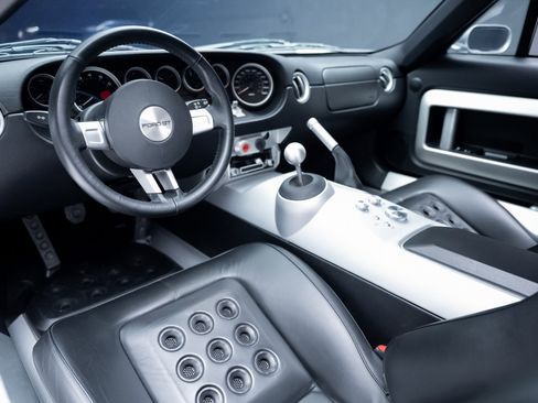 Used 2006 Ford GT image 2