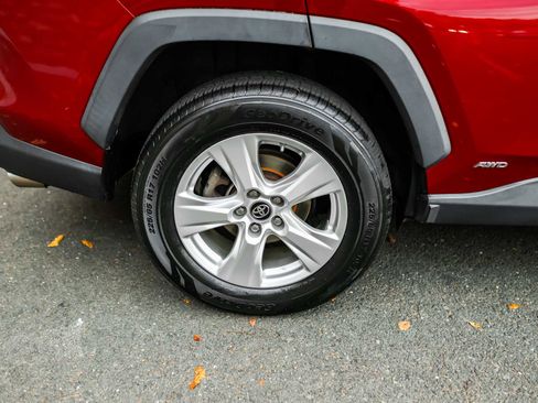 Certified 2020 Toyota RAV4 LE image 5