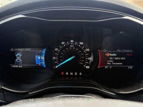 Used 2020 Ford Fusion Titanium AWD/4WD image 18