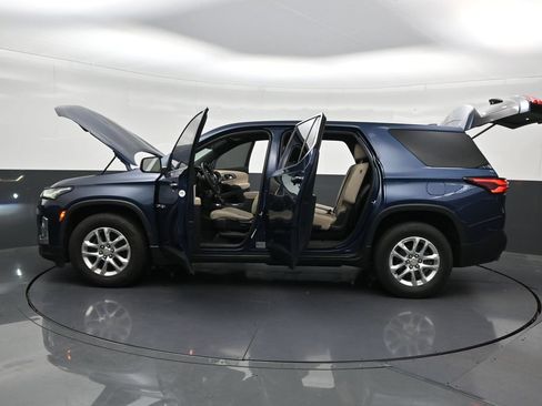 Used 2023 Chevrolet Traverse LS FWD image 33