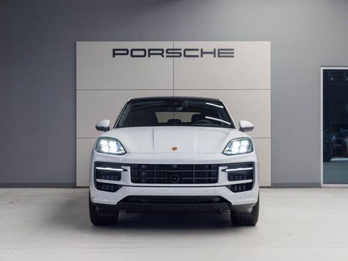 Certified 2026 Porsche Cayenne Coupe AWD/4WD image 10