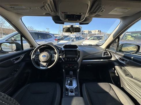 Used 2023 Subaru Forester Premium image 10