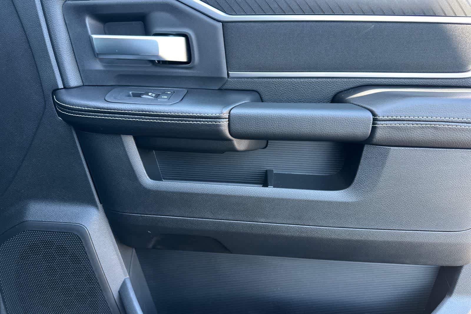 New 2026 RAM 3500 Big Horn AWD/4WD image 18