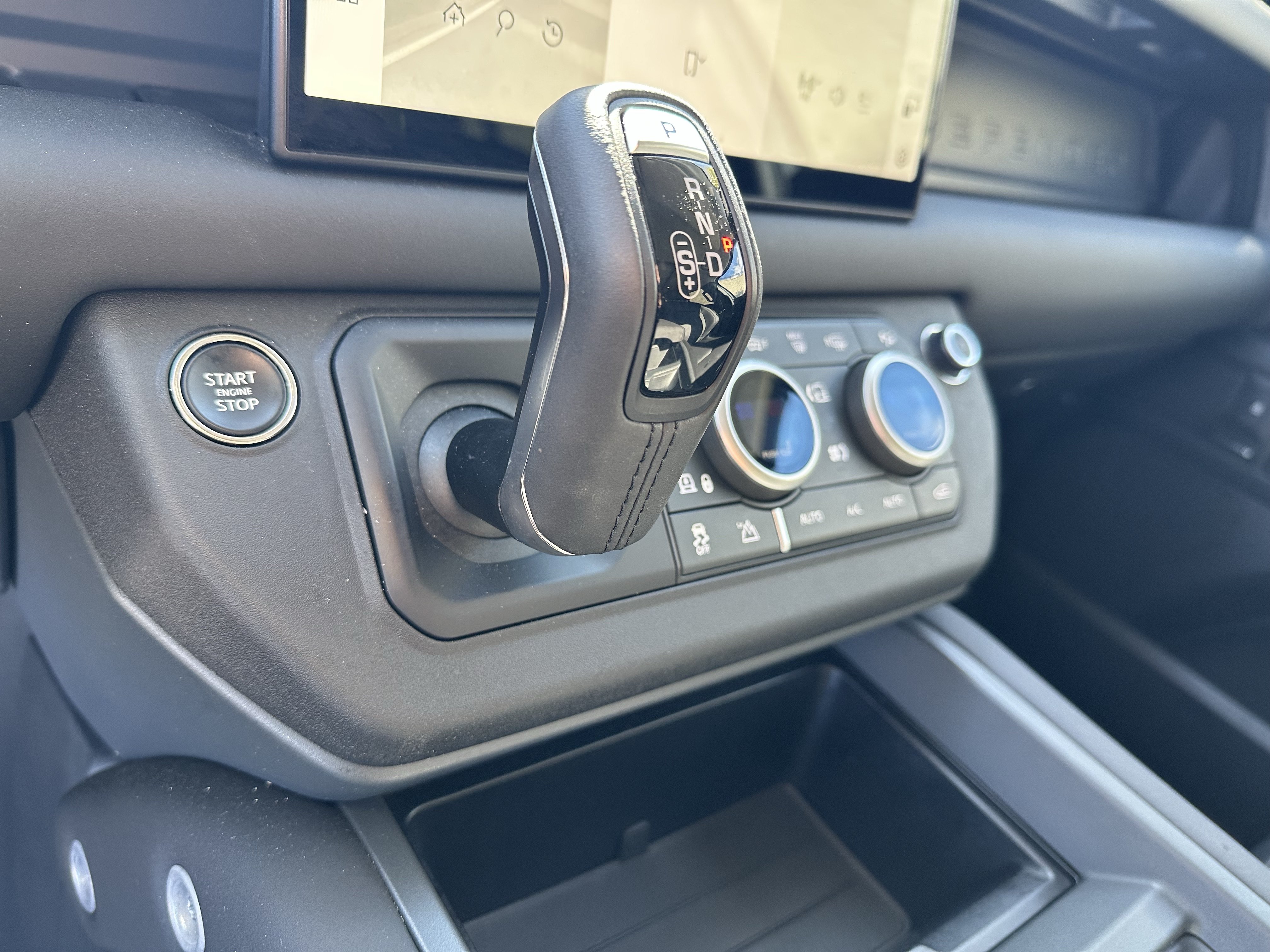 Certified 2025 Land Rover Defender 110 S AWD/4WD image 25
