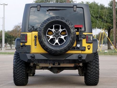 Used 2015 Jeep Wrangler Unlimited Rubicon w/ Connectivity Group image 28