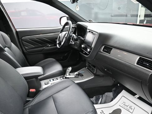 Used 2021 Mitsubishi Outlander SEL image 37