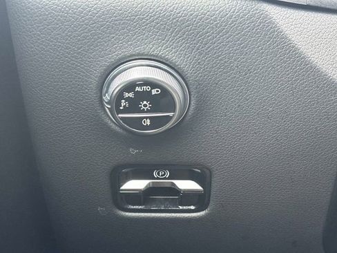 Certified 2025 Mercedes-Benz GLC 300 4MATIC image 26