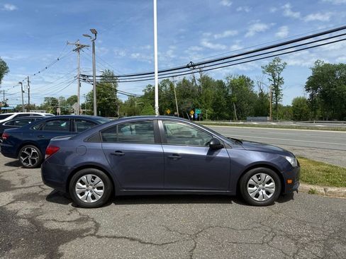 Used 2013 Chevrolet Cruze LS FWD image 4