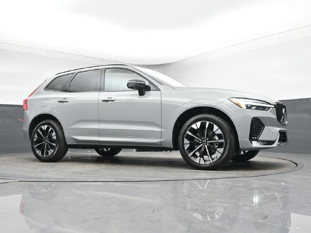 New 2026 Volvo XC60 B5 Plus w/ Protection Package Premier AWD/4WD image 39