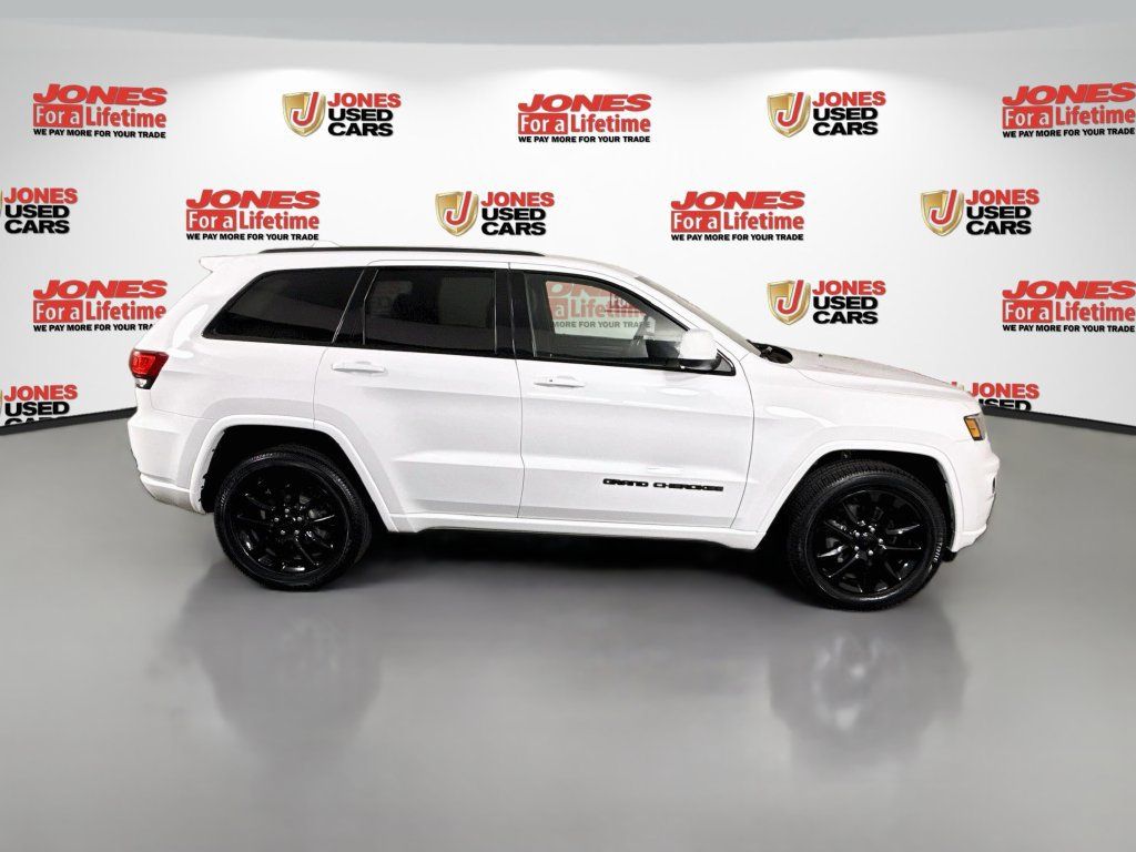 Used 2020 Jeep Grand Cherokee Altitude AWD/4WD image 18