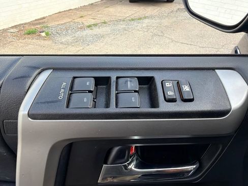 Used 2020 Toyota 4Runner Limited AWD/4WD image 23
