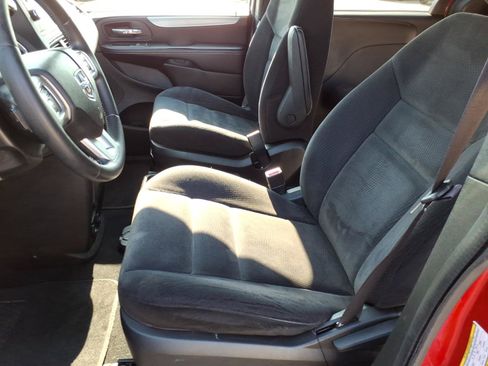 Used 2015 Dodge Grand Caravan SE w/ Quick Order Package 29E SE FWD image 10