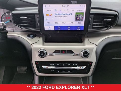 Used 2022 Ford Explorer XLT image 32
