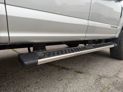 Used 2019 Ford F250 Lariat w/ Lariat Ultimate Package AWD/4WD image 12