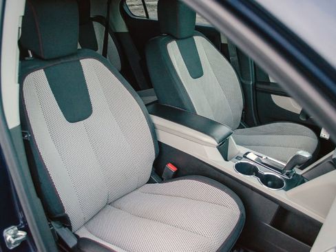 Used 2015 Chevrolet Equinox LT image 31