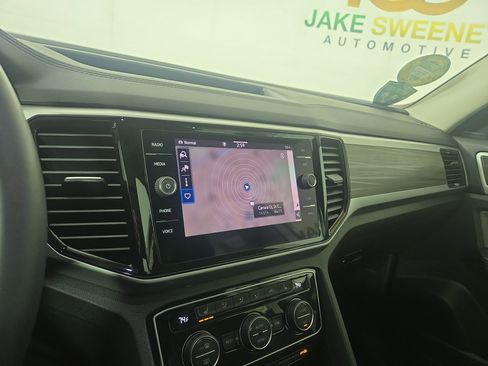 Used 2022 Volkswagen Atlas SEL image 21