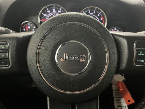 Used 2017 Jeep Wrangler Sport AWD/4WD image 14